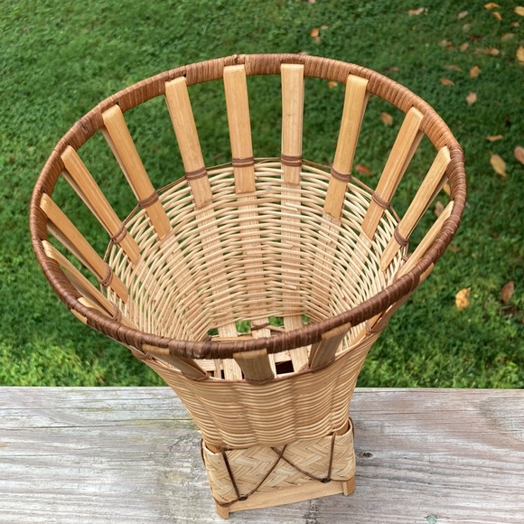 PLANTER BASKET Natural Woven Tall Planter Flower Pot Basket with Base 10.25 in - Picture 4 of 11